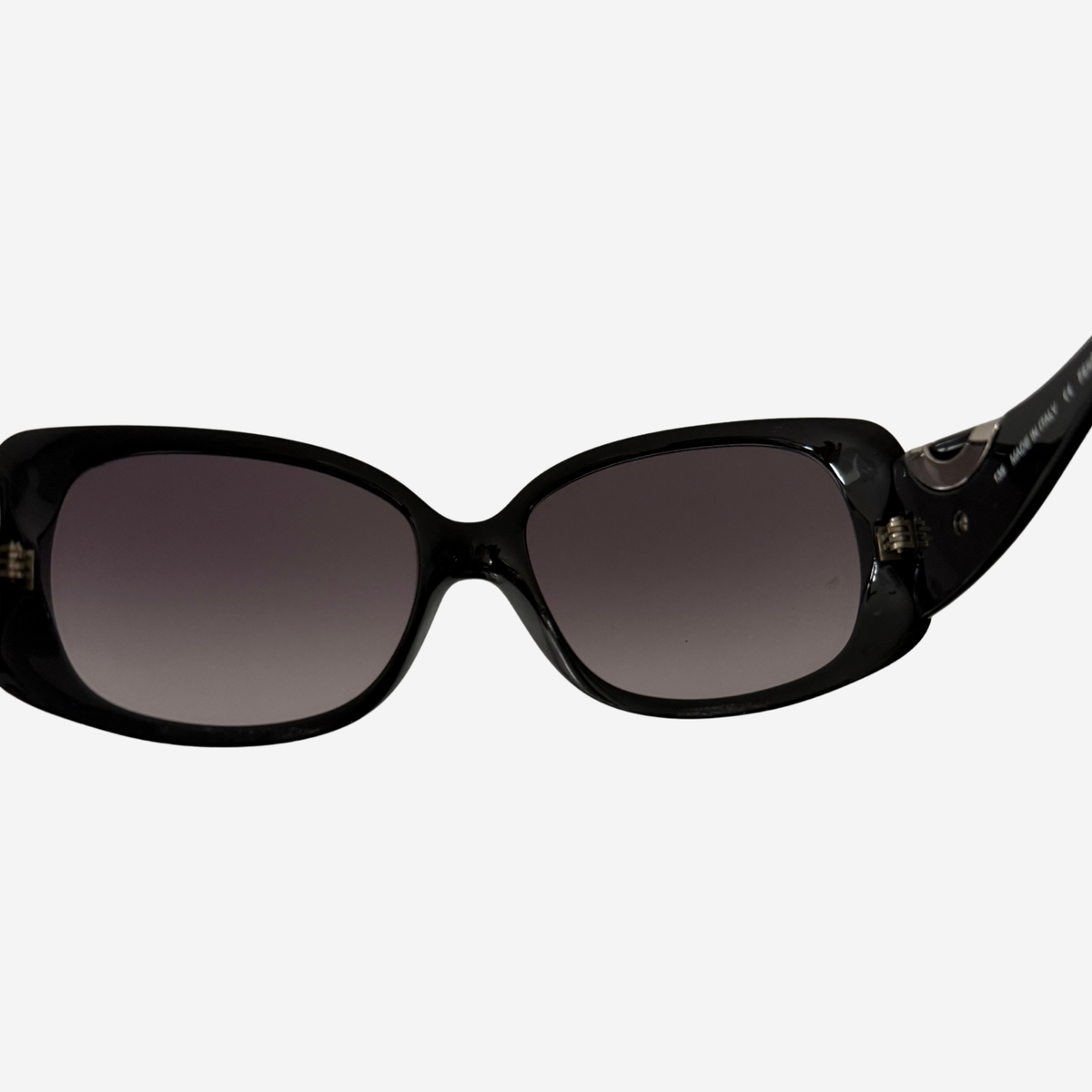 Fendi FS5064 Oversized Logo Sunglasses