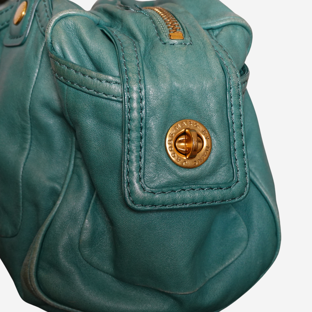 Totally Turnlock Benny Satchel